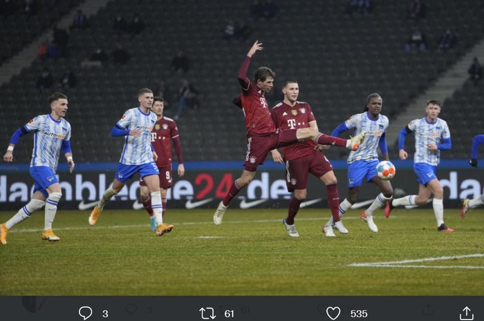 Thomas Mueller mencetak gol dalam laga Hertha Berlin vs Bayern Muenchen pada pekan ke-20 Bundesliga, Minggu (23/1/2022) di Stadion Olimpiade Berlin.