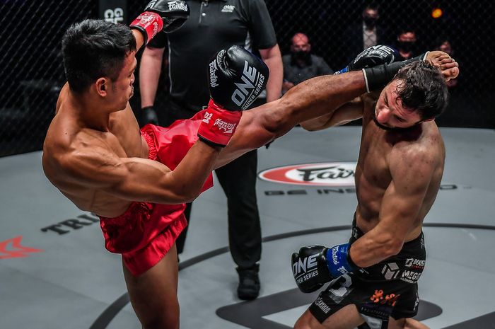 Duel Sitthichai Sitsongpeenong vs Davit Kiria di ONE Championship: Only the Brave, Jumat (28/1/2022) di Singapura.