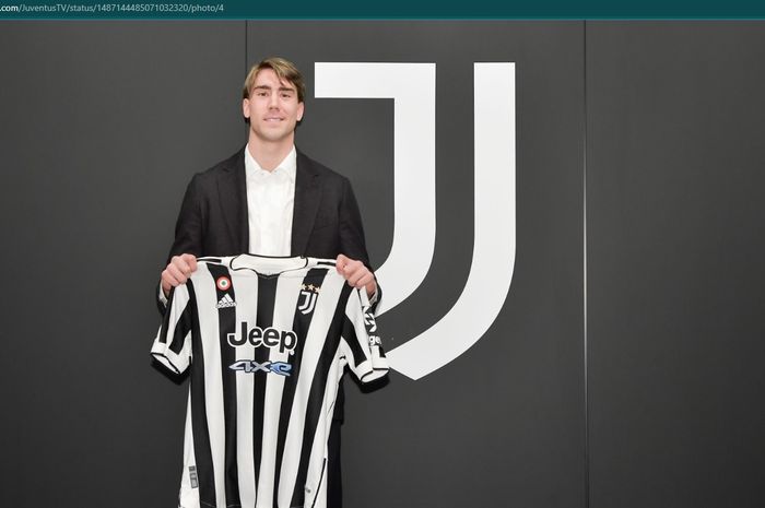 Dusan Vlahovic dinilai telah melakukan kesalahan besar dengan bergabung Juventus, alih-alih Arsenal atau Tottenham Hotspur. 