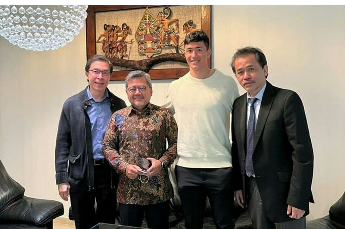 Kiper Panathinaikos, Cyrus Margono, melakukan pertemuan dengan KBRI di Yunani