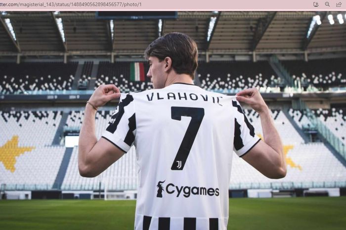 Dusan Vlahovic bakal mengenakan nomor punggung 7 warisan Cristiano Ronaldo di Juventus.