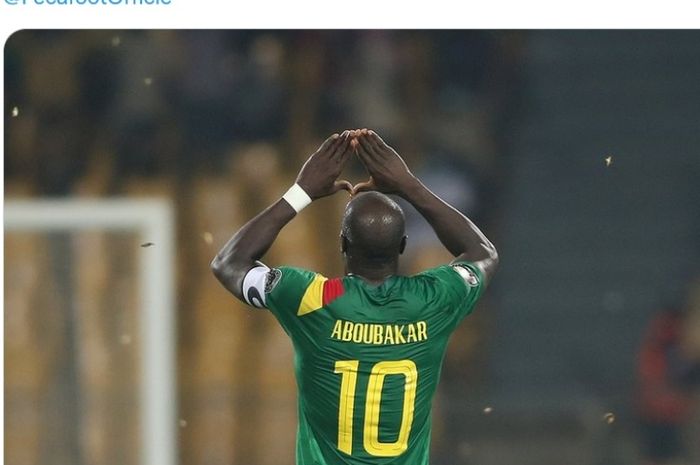 Kapten Kamerun, Vincent Aboubakar, merayakan kemenangan tas Burkina Faso pada perebebutan tempat ketiga Piala Afrika 2021.