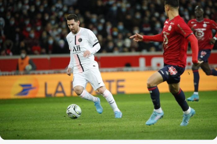 Lionel Messi dalam laga PSG vs Lille pada pekan ke-24 Liga Prancis, Minggu (6/2/2022) di Stadion Pierre-Mauroy.