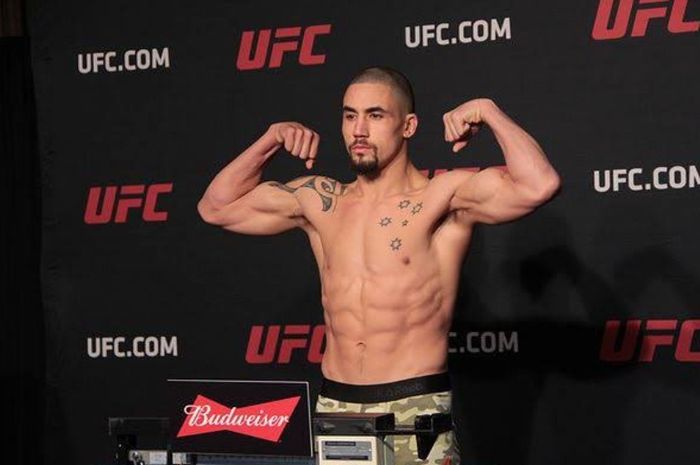 Petarung kelas menengah UFC, Robert Whittaker.