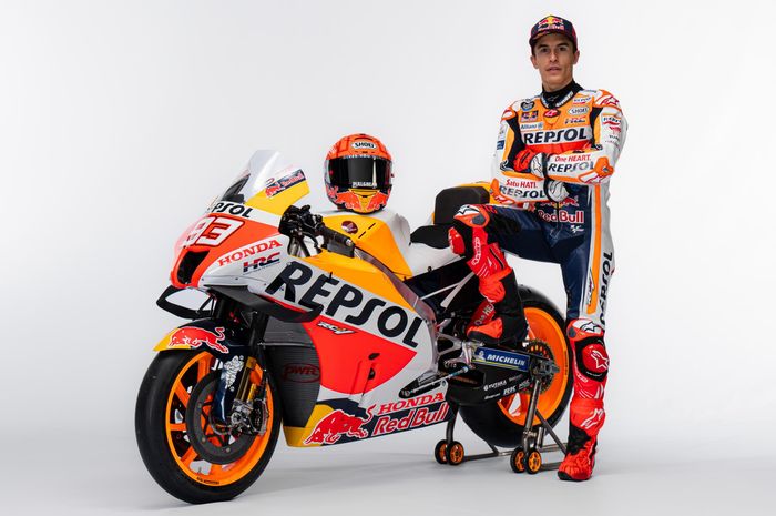 Pembalap Repsol Honda, Marc Marquez, pada peluncuran tim di Sirkuit Mandalika, Selasa (8/2/2022).