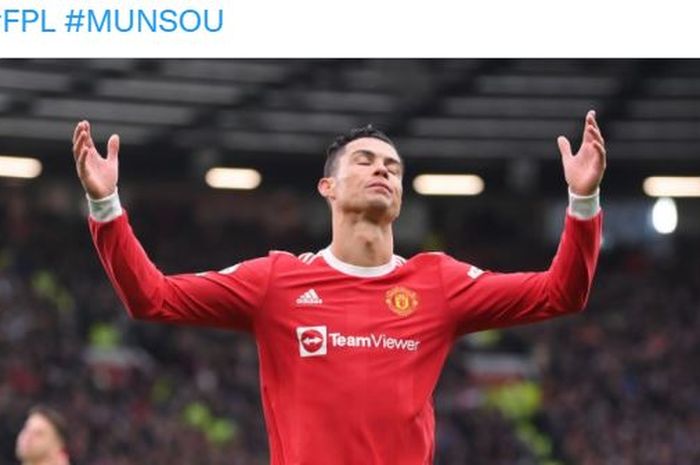 Cristiano Ronaldo gagal cetak gol ke gawang kosong, Man United tetap bersorak di Old Trafford dalam laga Liga Inggris.