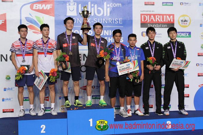 Para pasangan ganda putra peraih medali Kejuaraan Dunia Junior 2017 di Yogyakarta, Indonesia. Dari kiri: Wang Chang/Di Zi Jian (China), Yunosuke Kubota/Mahiro Kaneko (Jepang), Yeremia Erich Yoche Yacob Rambitan/Rinov Rivaldy (Indonesia), dan Kang Min-hyuk/Kim Won-ho (Korea Selatan).