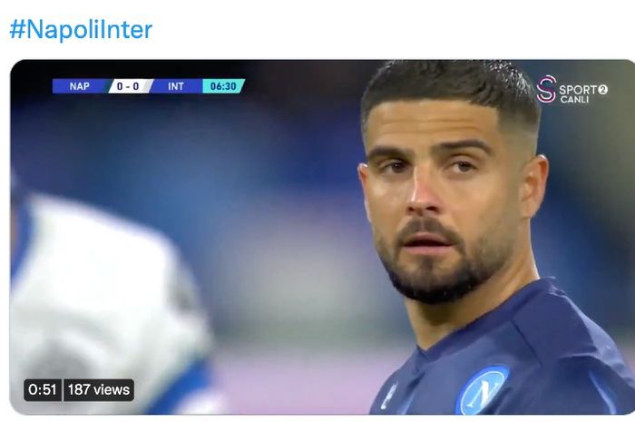 Momen sebelum kapten Napoli, Lorenzo Insigne, mencetak gol lewat titik penalti ke gawang Inter Milan pada laga pekan ke-25 Liga Italia musim 2021-2022 di Stadion San Paolo, Napoli, Italia, Sabtu (12/2/2022) waktu setempat atau Minggu dini hari WIB.