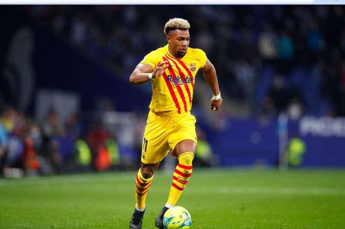 Penyerang sayap pinjaman Barcelona dari Wolverhampton Wanderers, Adama Traore.