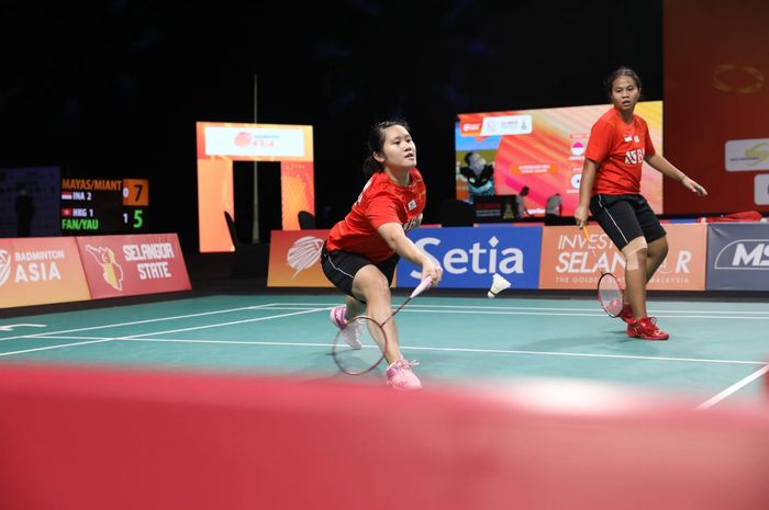 Pasangan ganda putri Indonesia, Lanny Tria Mayasari/Jesita Putri Miantoro, pada partai keempat Kejuaraan Beregu Asia 2022 melawan Hong di Setia City Convention Center, Shah Alam, Selasa (15/2/2022).