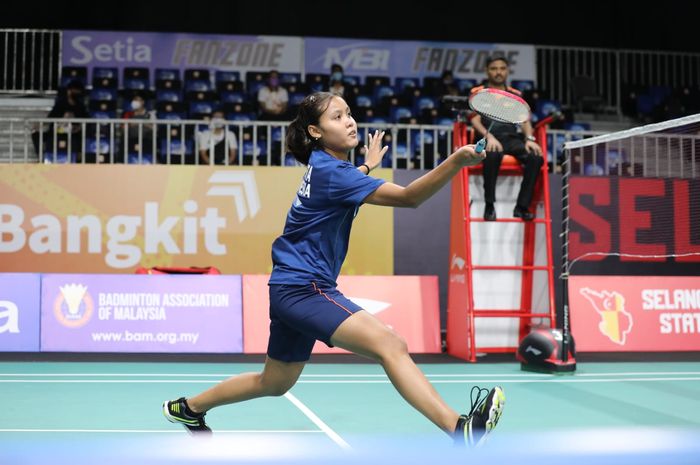 Pebulu tangkis tunggal putri Indonesia, Bilqis Prasista, pada partai kedua melawan Kazakstan pada Kejuaraan Beregu Asia 2022 di Setia City Convention Centre, Shah Alam, Selangor, Malaysia, Rabu (16/2/2022).