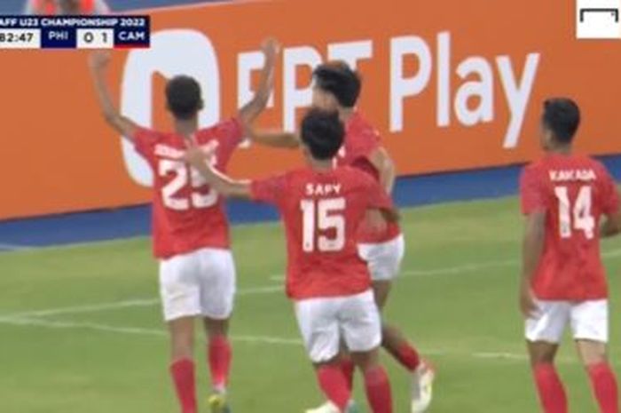 Selebrasi pemain timnas U-23 Kamboja, Sin Sovanmakara, saat mencetak gol kemenangan lawan Filipina dalam laga dalam matchday kedua grup A Piala AFF U-23 2022 di Morodok Techno National Stadium, Kamis (17/2/2022).