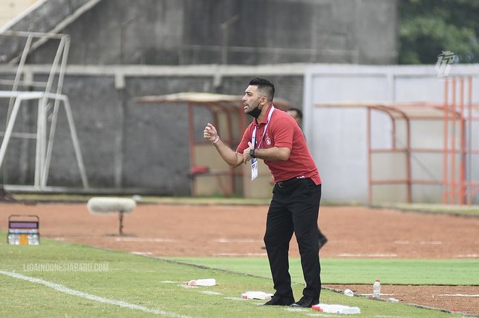 Javier Roca, pelatih Persik Kediri.