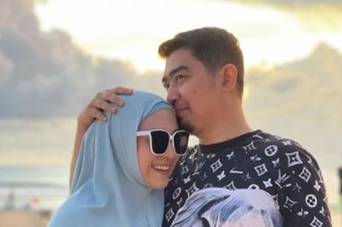 Ustaz Solmed dan April Jasmine