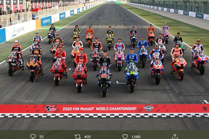 Para pembalap MotoGP 2022 berpose menjelang seri pertama di Qatar.