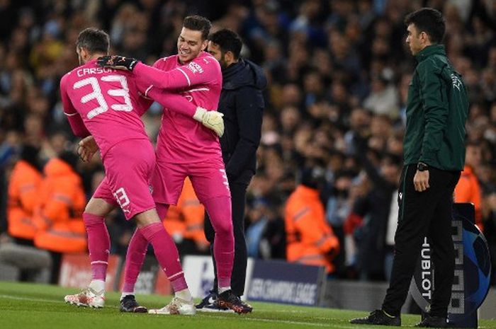 Kiper Manchester City, Scott Carson, menggantikan Ederson Moraes dalam laga leg kedua babak 16 besar Liga Champions kontra Sporting CP di Stadion Etihad, Rabu (9/3/2022).