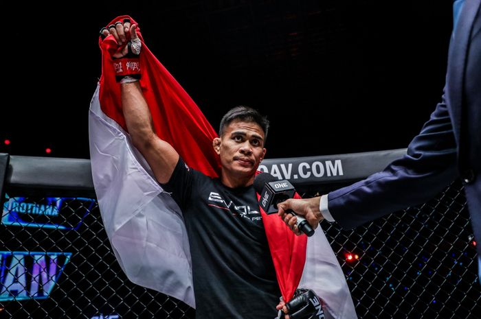 Eko Roni Saputra setelah meraih kemenangan ronde 1 keenam secara beruntun dalam gelaran ONE Championship: Lights Out, Jumat (11/3/2022) di Singapore Indoor Stadium.