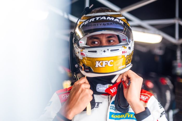 Pembalap Indonesia, Sean Gelael, pada  hari pertama Prologue FIA World Endurance Championship (FIA WEC) 2022, Sabtu (12/3/2022).