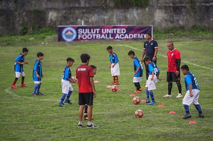 Untuk kali pertama, pada Sabtu (13/3/2022), Sulut United Football Academy (SUFA) memulai proyek pengembangan sepak bola usia muda di luar Kota Manado, Sulawesi Utara