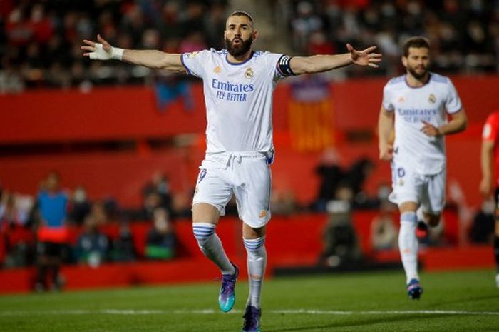 Karim Benzema mencetak brace sekaligus membuat gol ke-22 di Liga Spanyol musim ini untuk Real Madrid dalam kemenangan 3-0 atas Real Mallorca.