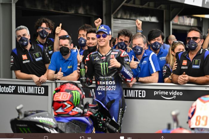 Pembalap Monster Energy Yamaha, Fabio Quartararo usai merebut pole position pada sesi kualifikasi MotoGP Indonesia 2022.