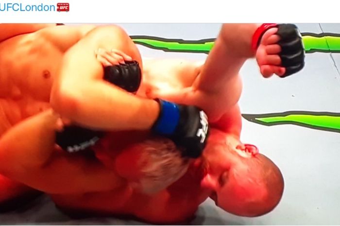 Gunnar Nelson mengalahkan Takashi Sato pada gelaran UFC London, Minggu (20/3/2022) WIB di The O2 Arena.