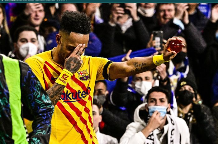 Selebrasi Pierre-Emerick Aubameyang usai menjebol gawang Real Madrid dengan menirukan gerakan dari karakter manga Dragon Ball Z, Son Goku.