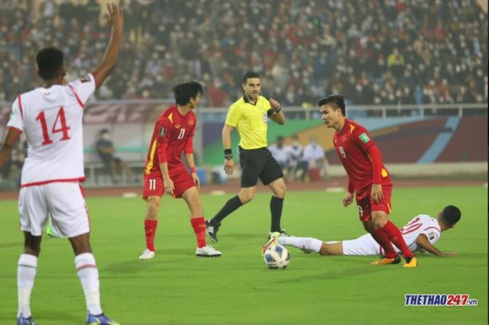 Nguyen Quang Hai saat laga antara Vietnam Vs Oman dalam babak ketiga Kualifikasi Piala Dunia 2022 zona Asia di My Dinh Stadium, Kamis (24/3/2022).