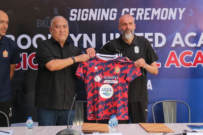 ASIOP bekerjasama dengan akademi sepak bola Amerika Serikat, Brooklyn United