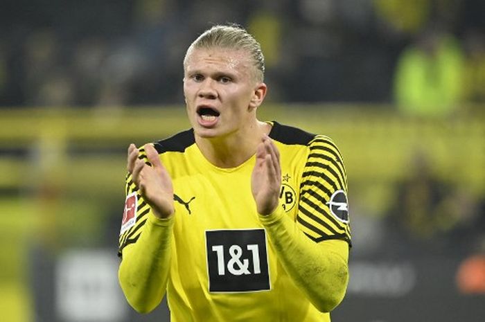 Reaksi Erling Haaland dalam duel Bundesliga antara Borussia Dortmund vs Greuther Fuerth di Dortmund (15/12/2021).