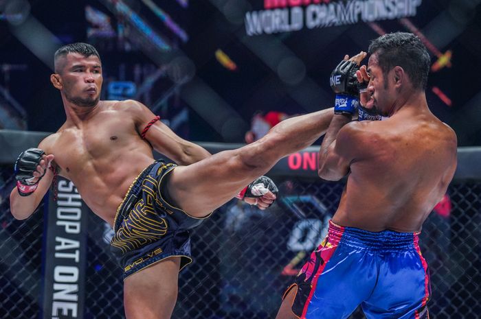 Duel Nong-O Gaiyanghadao melawan Felipe Lobo dalam gelaran ONE X, Sabtu (26/3/2022) di Singapore Indoor Stadium.