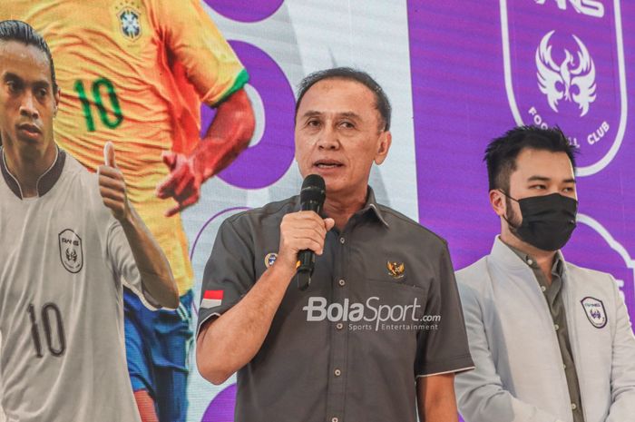 Ketua Umum PSSI, Mochamad Iriawan, saat sedang memberikan sambutan dalam acara HUT RANS Cilegon FC di Prestige Image Motorcars, Pluit, Jakarta Utara, 29 Maret 2022.