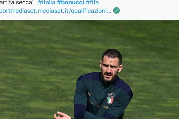 Leonardo Bonucci telah meminta maaf, setelah sebuah video menunjukkan sampah berserakan di ruang ganti Italia.