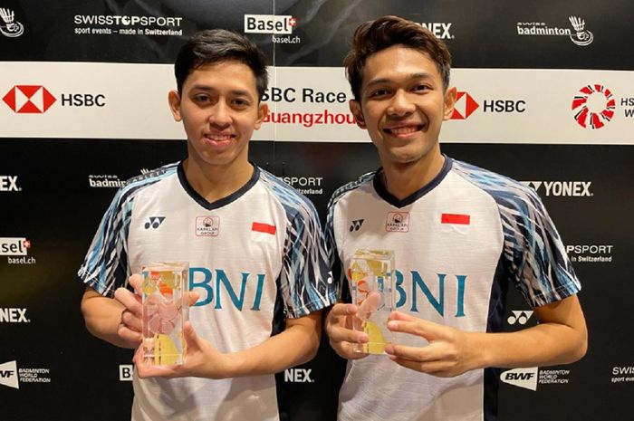 Muhammad Rian Ardianto dan Fajar Alfian meraih gelar juara ganda putra Swiss Open 2022.