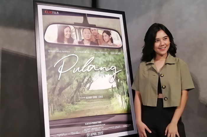 Ziva Magnolya dalam press conference film Pulang di kawasan Duren Tiga, Jakarta Selatan, pada Senin (4/4/2022).