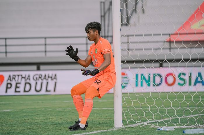 Kiper Persebaya Surabaya, Andhika Ramadhani, akan mengikuti pemusatan latihan bersama timnas U-23 Indonesia.