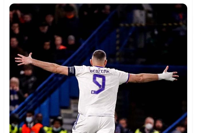 Selebrasi penyerang Real Madrid, Karim Benzema, usai mencetak gol ke gawang Chelsea pada leg pertama perempat final Liga Champions, Rabu (6/4/2022) waktu setempat di Stamford Bridge, London, Inggris.