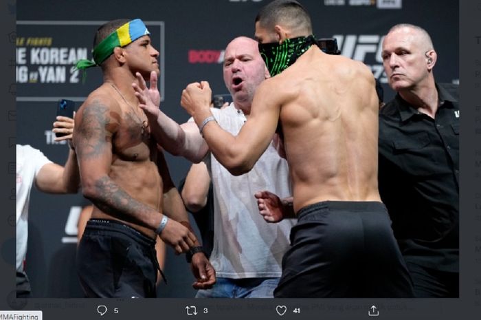 Gilbert Burns (kiri) dan Khamzat Chimaev (kanan) jelang UFC 273, Minggu (10/4/2022)