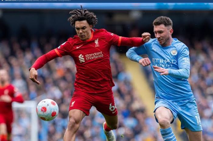 Duel antara Trent-Alexander Arnold dan Aymeric Laporte pada laga Manchester City dan Liverpool.