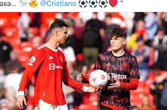 Fan Lionel Messi yang memperkuat Manchester United U-18, Alejandro Garnacho, meniru selebrasi Cristiano Ronaldo usai membobol gawang Nottingham Forest U-18.