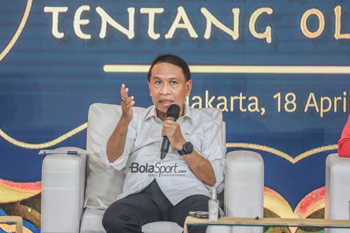 Menteri Pemuda dan Olahraga Republik Indonesia, Zainudin Amali, nampak sumringah saat memberikan sambutan di Auditorium Kemenpora, Jakarta, 18 April 2022.