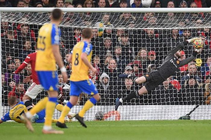 Kiper Manchester United, David de Gea, menyambut Erik ten Hag dengan penuh semangat.