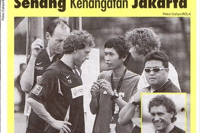 Foto wawancara langsung Thomas Doll dengan Tabloid BOLA pada 2007