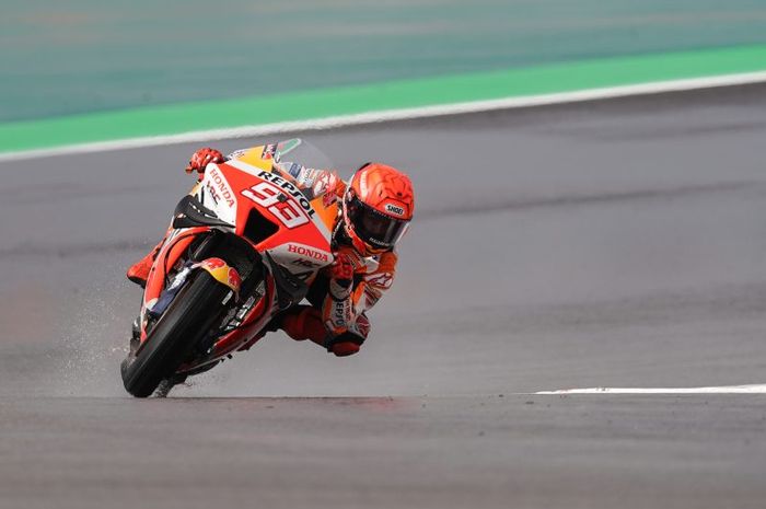 Pembalap Repsol Honda, Marc Marquez saat beraksi pada sesi kualifikasi MotoGP Portugal 2022, Sabtu (23/4/2022)