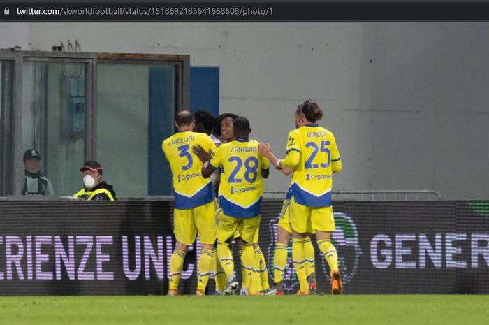 Para pemain Juventus merayakan gol larut Si Anak Hilang, Moise Kean, ke gawang Sassuolo