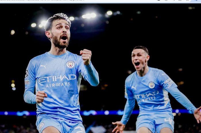 Gelandang serang Manchester City, Bernardo Silva, merayakan golnya ke gawang Real Madrid dalam laga leg pertama babak semifinal Liga Champions 2021-2022 di Stadion Etihad, Selasa (26/4/2022).