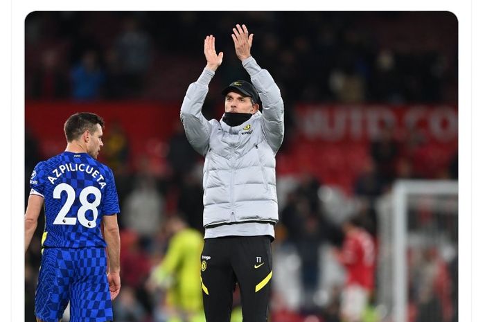 Gesture pelatih Chelsea, Thomas Tuchel, usai laga melawan Manchester United pada lanjutan Liga Inggris, Kamis (28/4/2022) di Old Trafford.