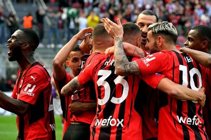 Laga antara AC Milan melawan Atalanta menjadi pertandingan anatara dua tim yang tidak terkalahkan. Selain itu, untuk AC Milan, jika berhasil memenangkan laga ini mereka akan memecahkan rekor yang sudah bertahan sejak 2010-2011.