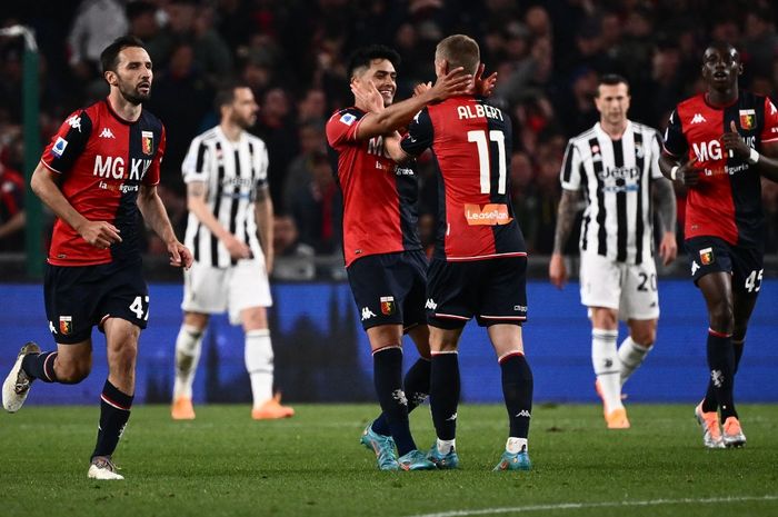 Juventus dipaksa menyerah 1-2 oleh Genoa pada laga pekan ke-36 Liga Italia 2021-2022.