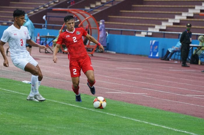 Pemain belakang timnas U-23 Indonesia, Alfeandra Dewangga saat menghadapi timnas U-23 Myanmar di ajang SEA Games 2021, Minggu (15/5/2022).